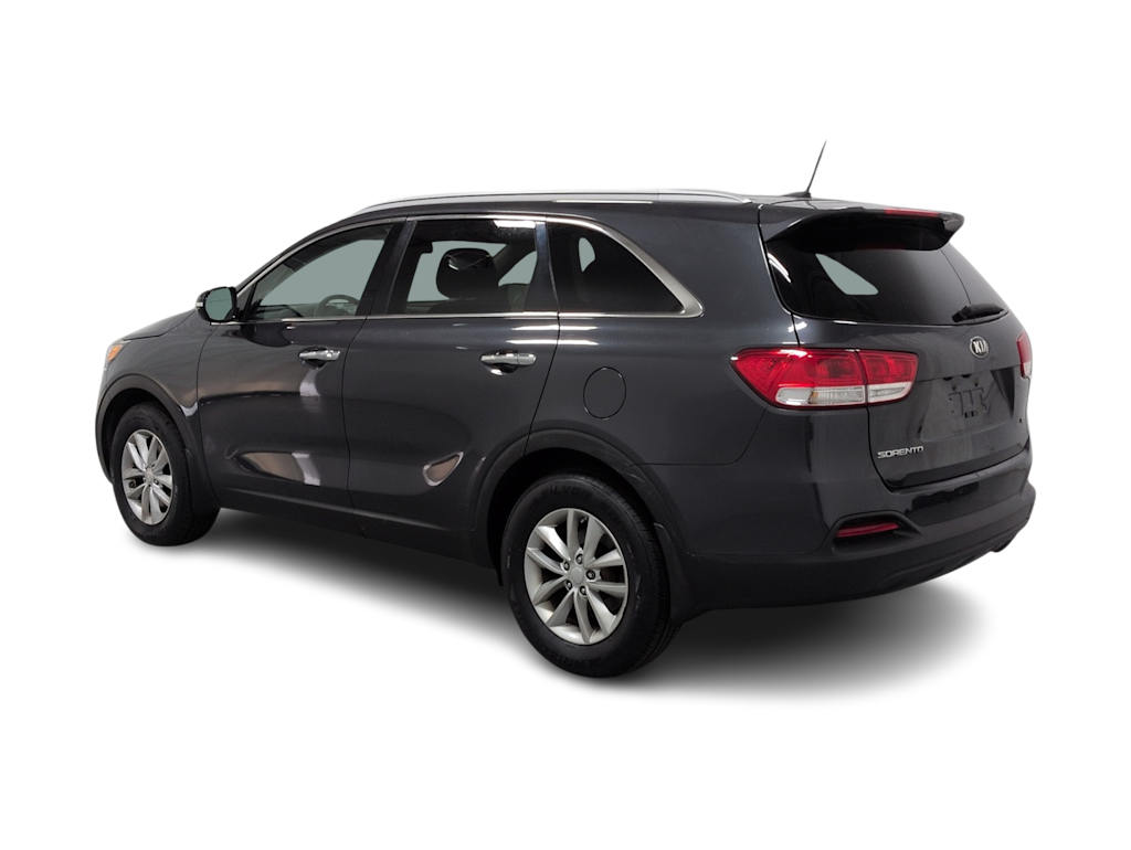 Thumbnail: 2016 Kia Sorento - 4