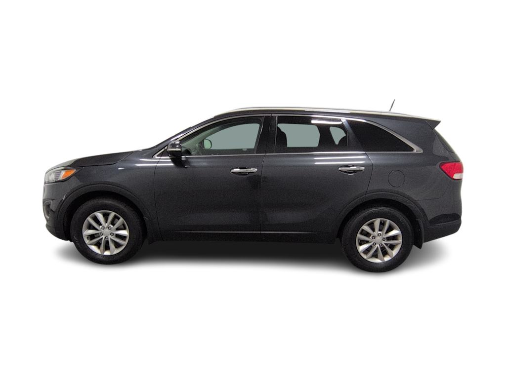 Thumbnail: 2016 Kia Sorento - 3