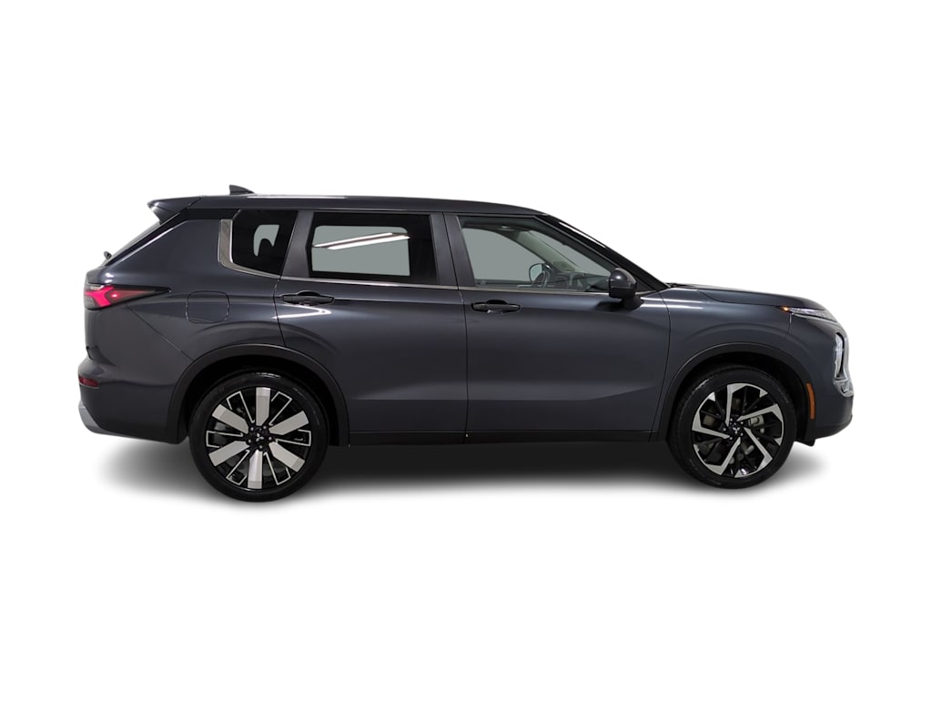 Thumbnail: 2025 Mitsubishi Outlander - 24