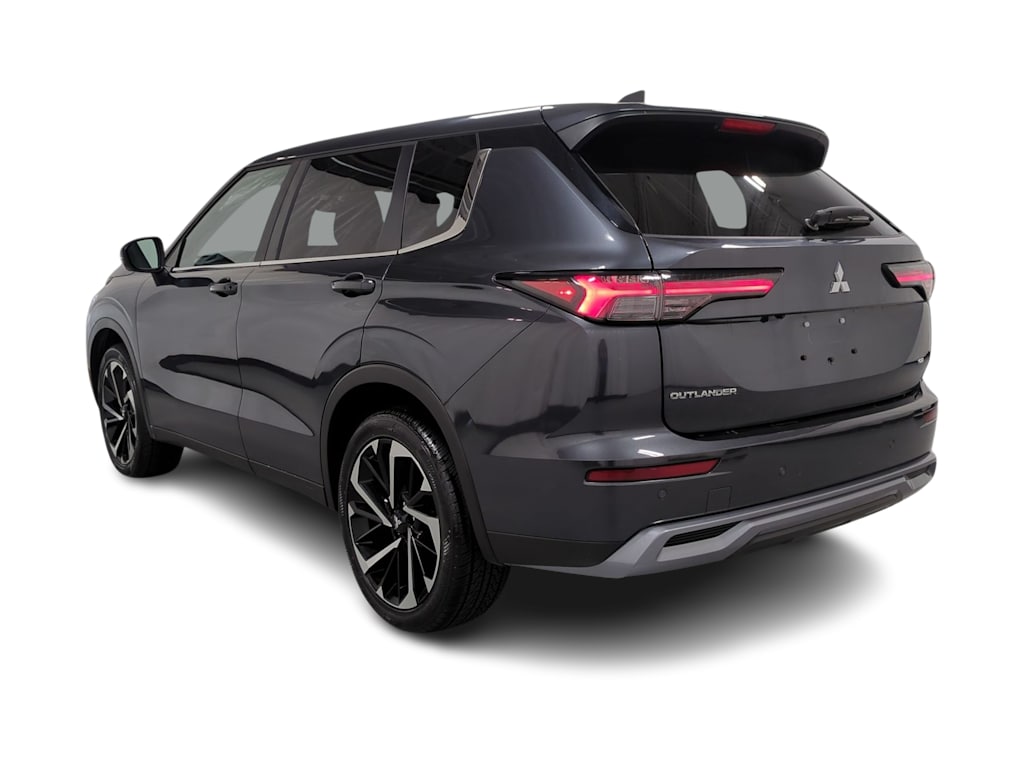 Thumbnail: 2025 Mitsubishi Outlander - 4