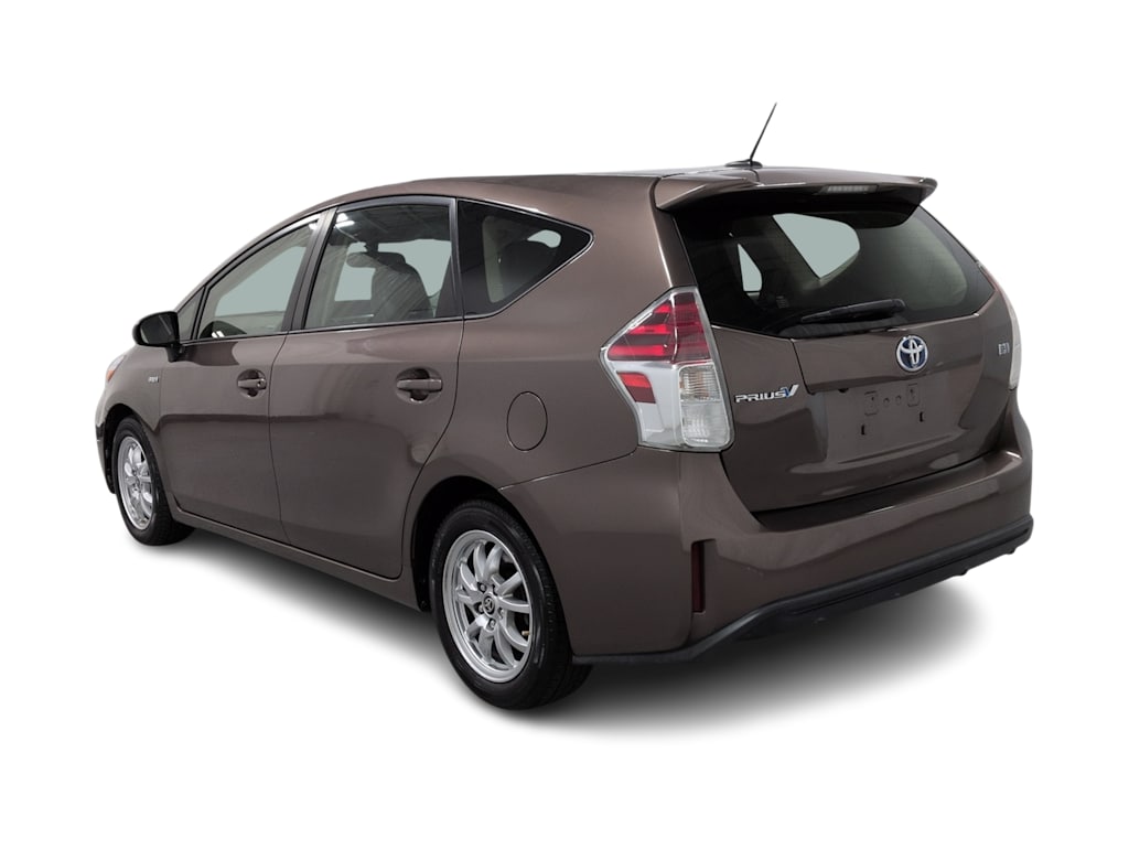 Thumbnail: 2017 Toyota Prius v - 4