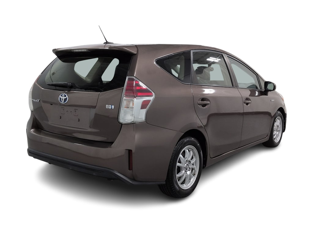 Thumbnail: 2017 Toyota Prius v - 22
