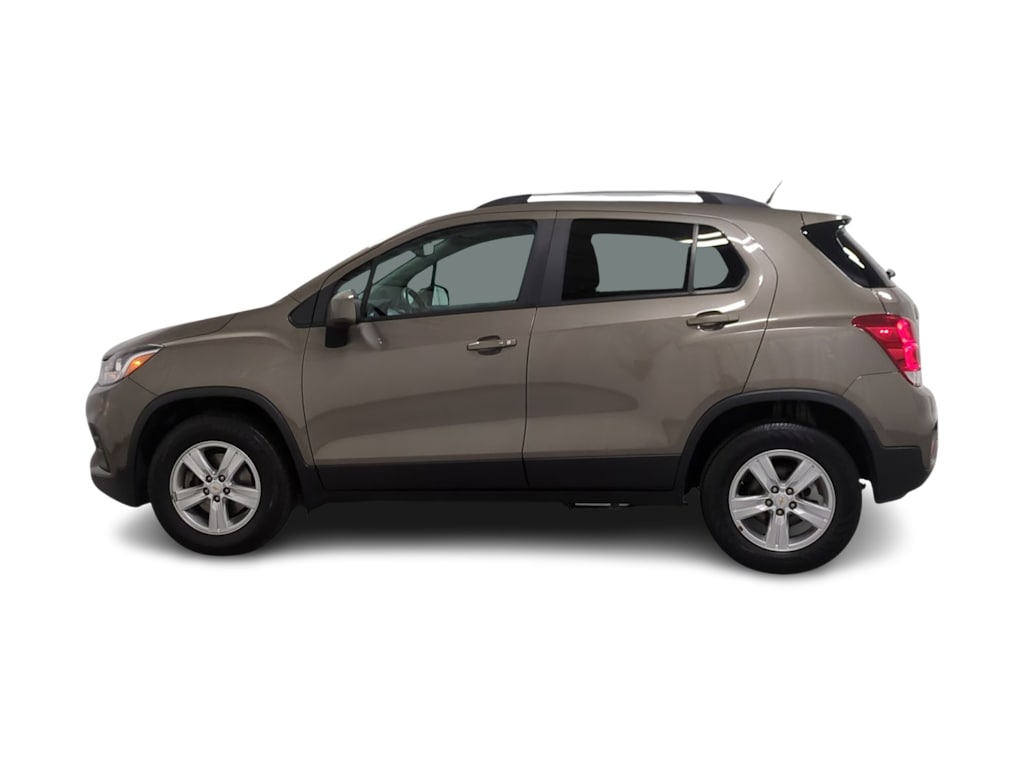 Thumbnail: 2021 Chevrolet Trax - 3