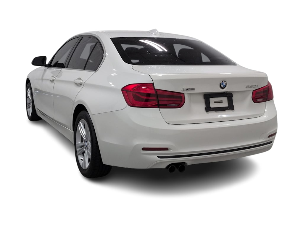 Thumbnail: 2018 BMW 3 Series - 4