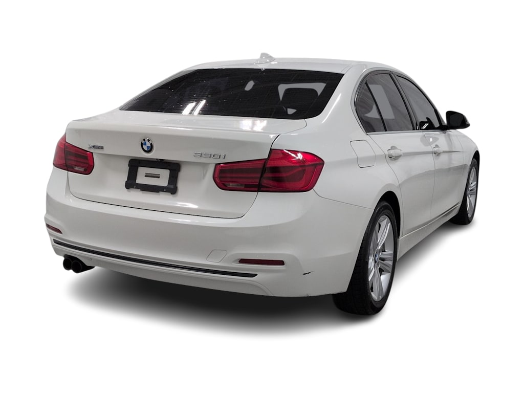 Thumbnail: 2018 BMW 3 Series - 23