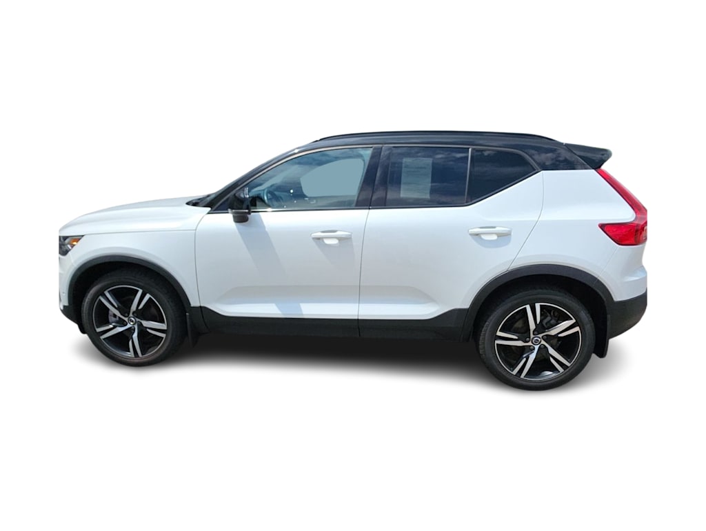 Thumbnail: 2019 Volvo XC40 - 3