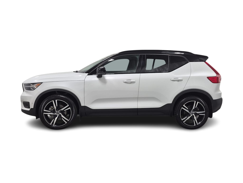 Thumbnail: 2019 Volvo XC40 - 3