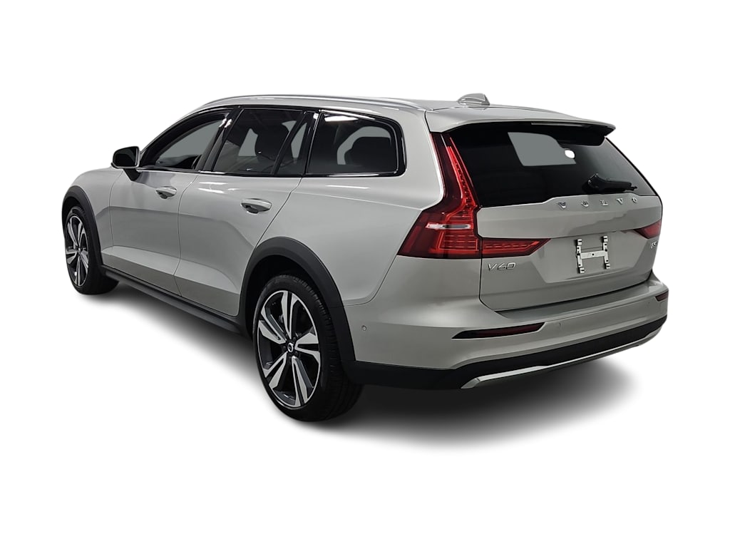 Thumbnail: 2025 Volvo V60 - 4