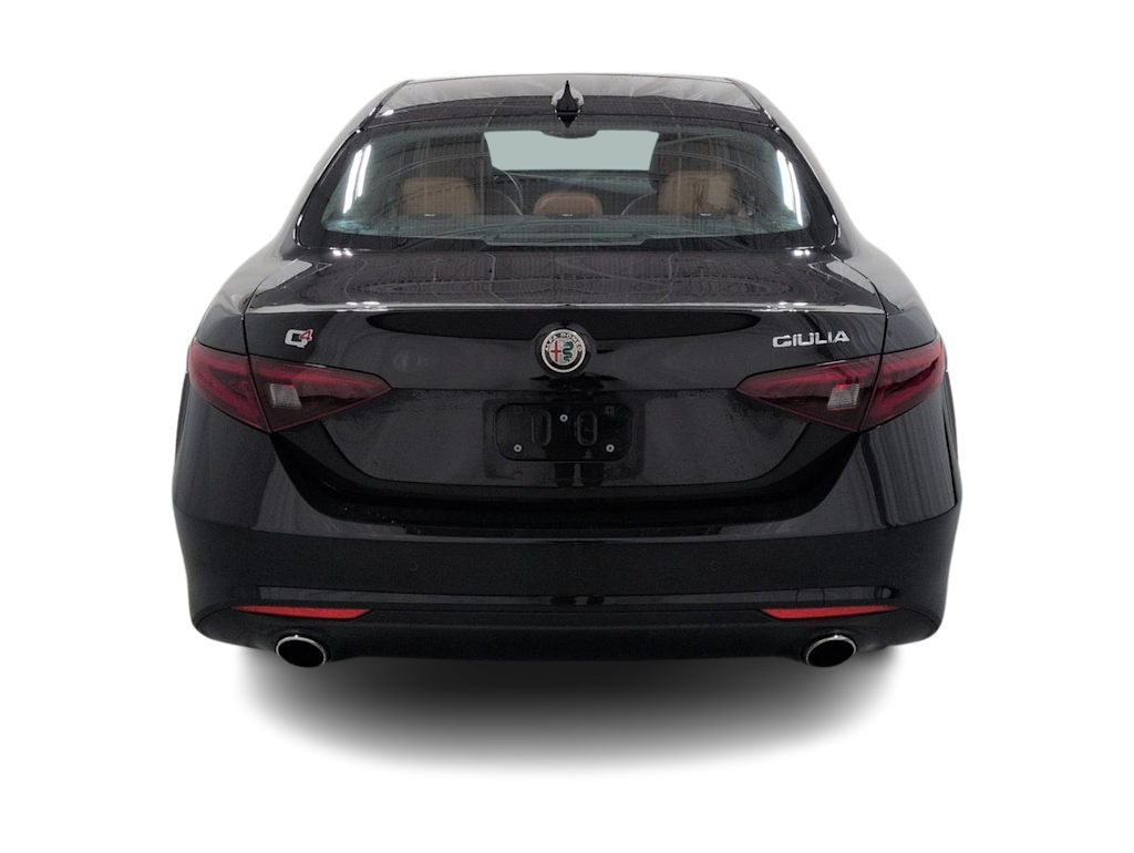 Thumbnail: 2021 Alfa Romeo Giulia - 21