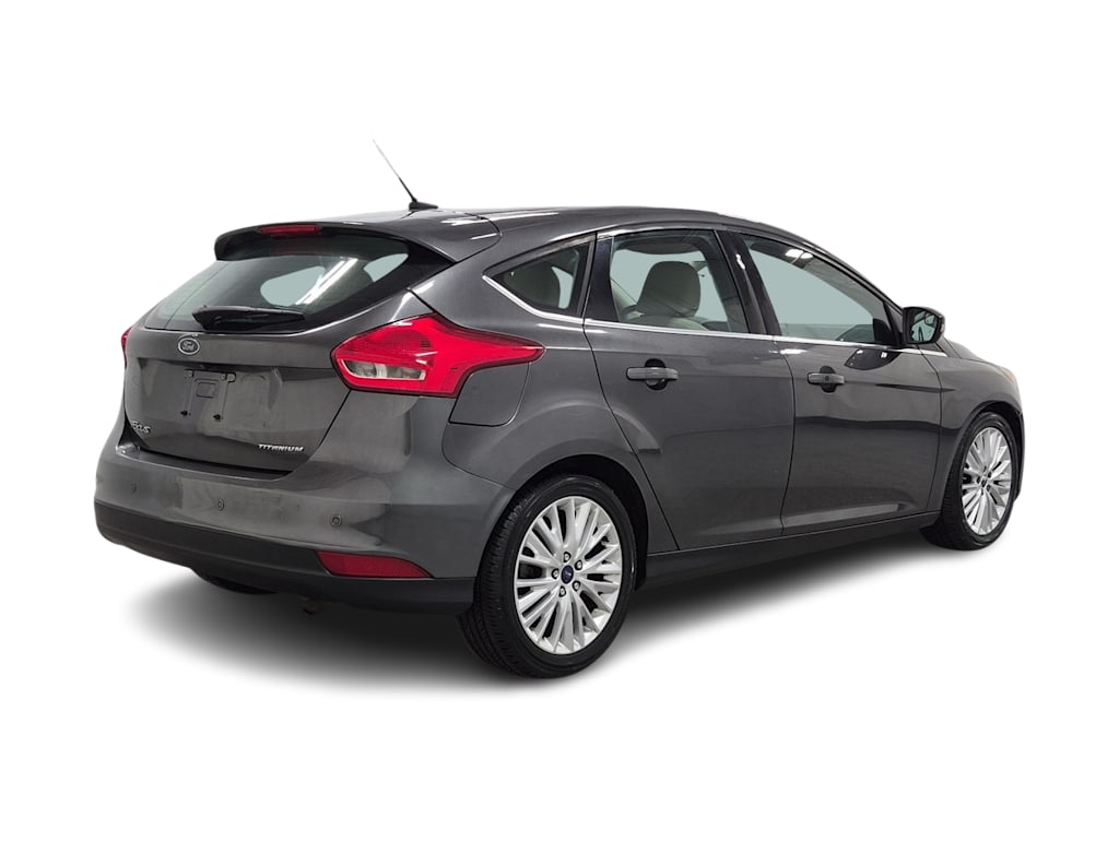 Thumbnail: 2016 Ford Focus - 22