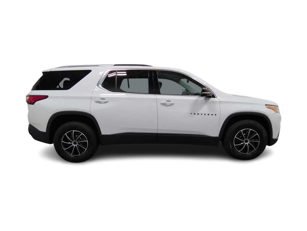 Thumbnail: 2018 Chevrolet Traverse - 23
