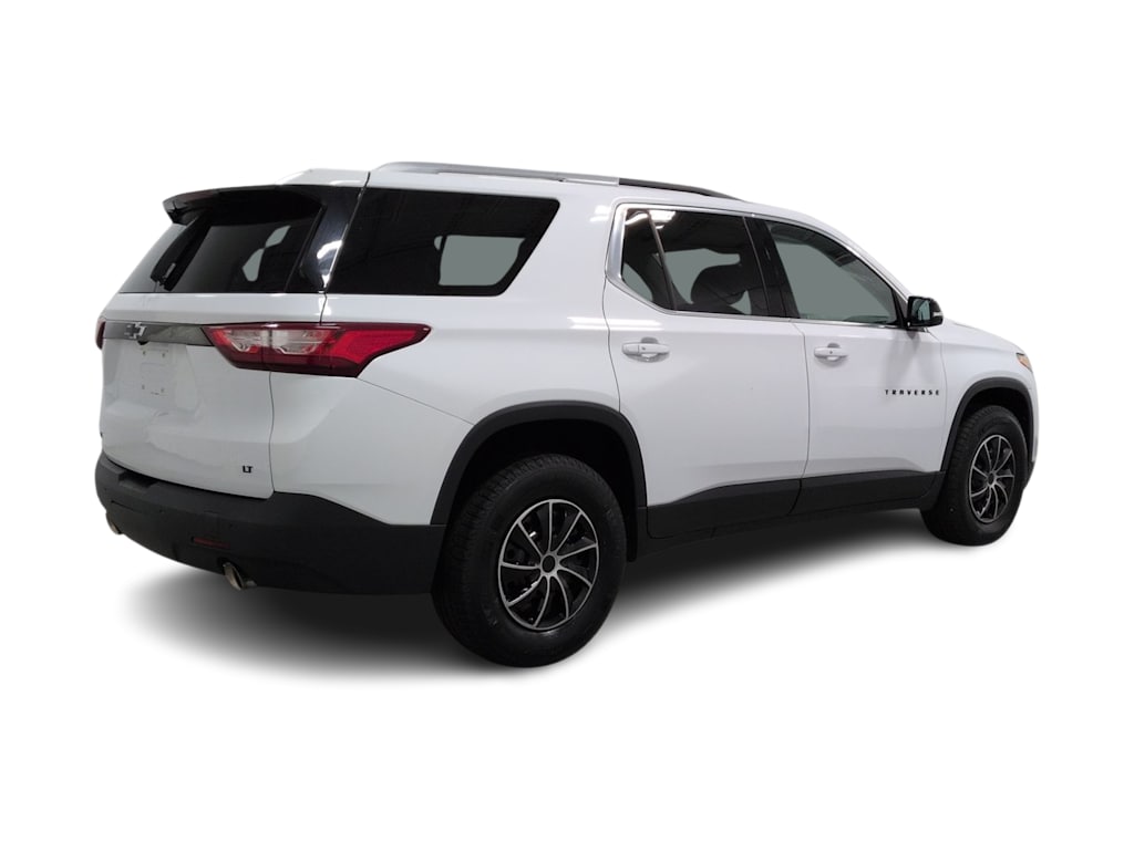 Thumbnail: 2018 Chevrolet Traverse - 22
