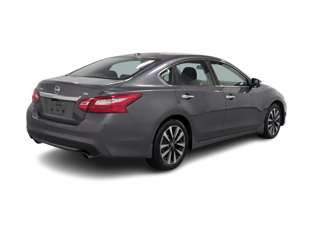 Thumbnail: 2017 Nissan Altima - 21