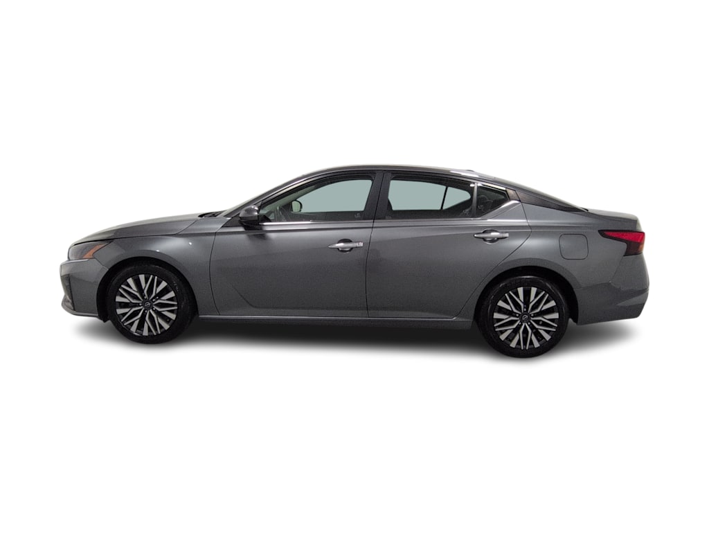 Thumbnail: 2023 Nissan Altima - 3