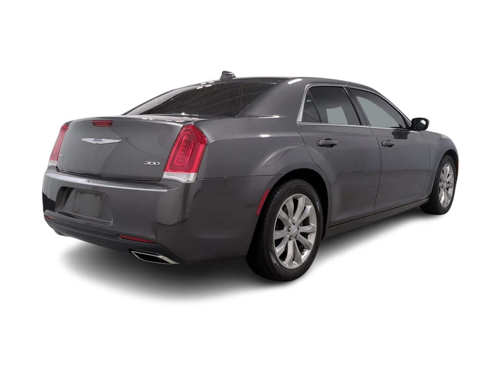 Thumbnail: 2022 Chrysler 300 - 23