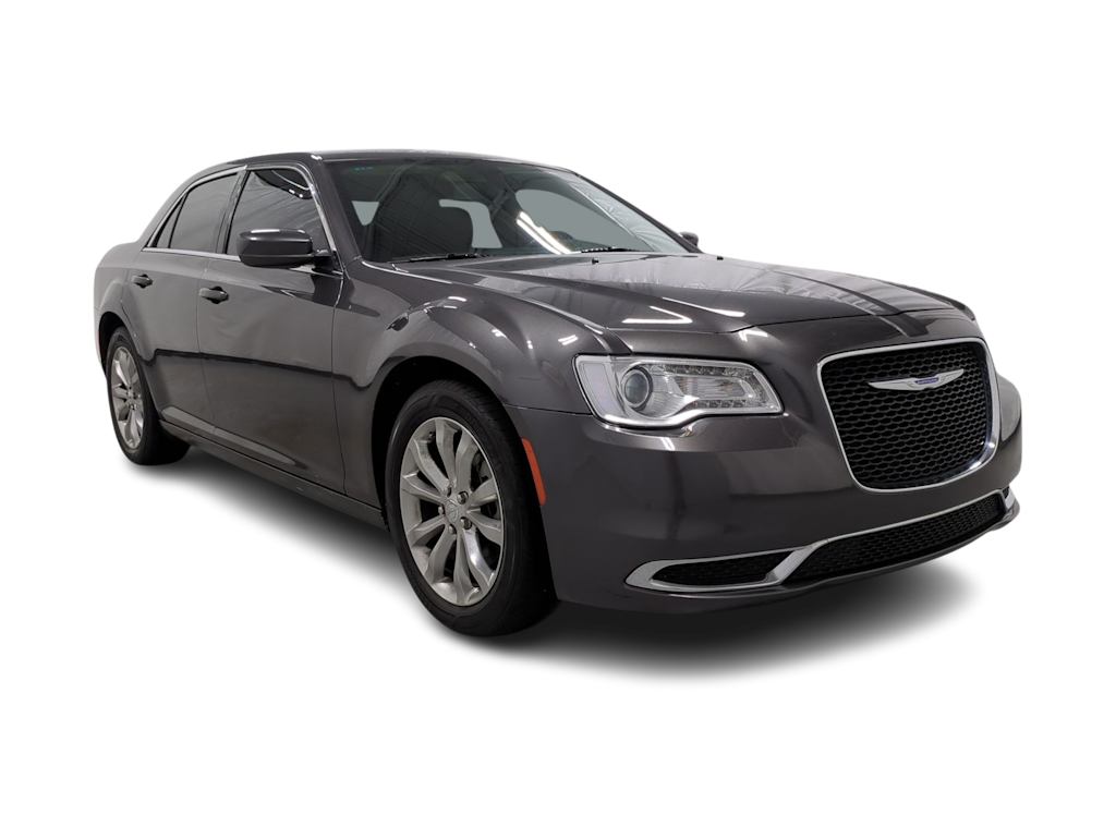 Thumbnail: 2022 Chrysler 300 - 21