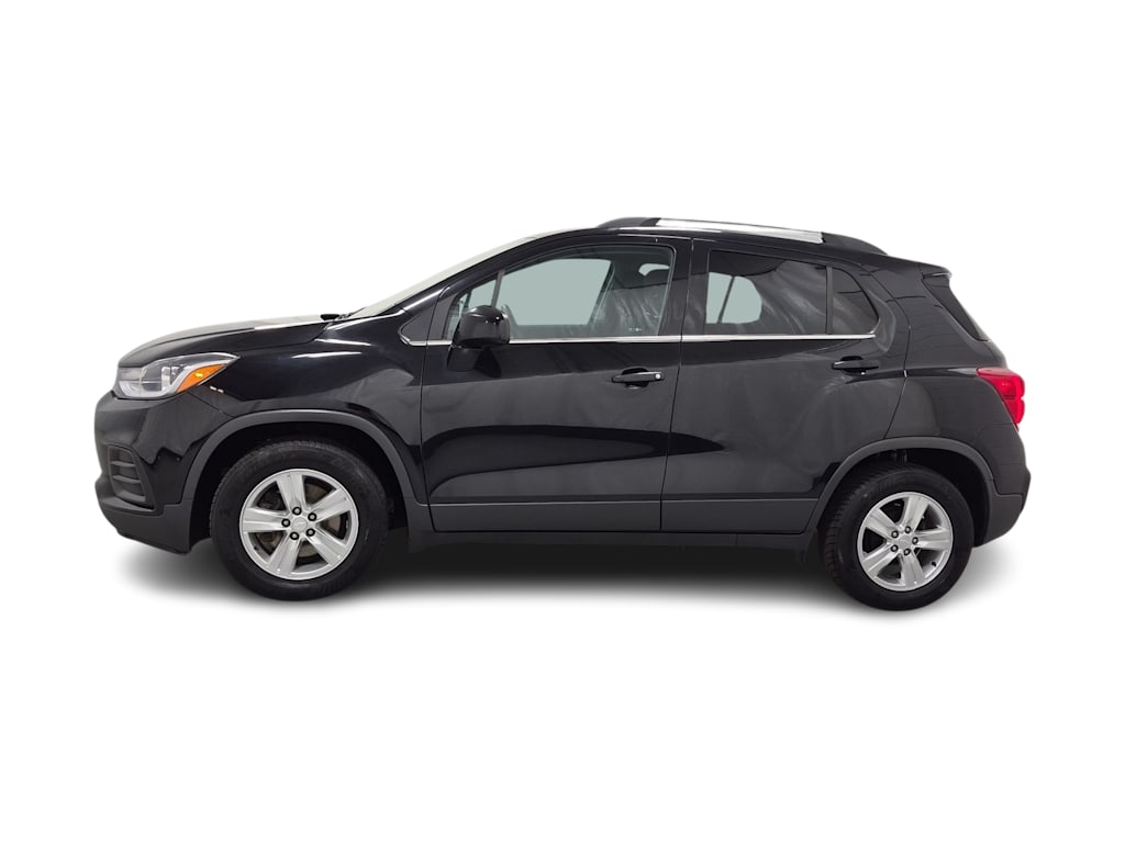 Thumbnail: 2018 Chevrolet Trax - 3