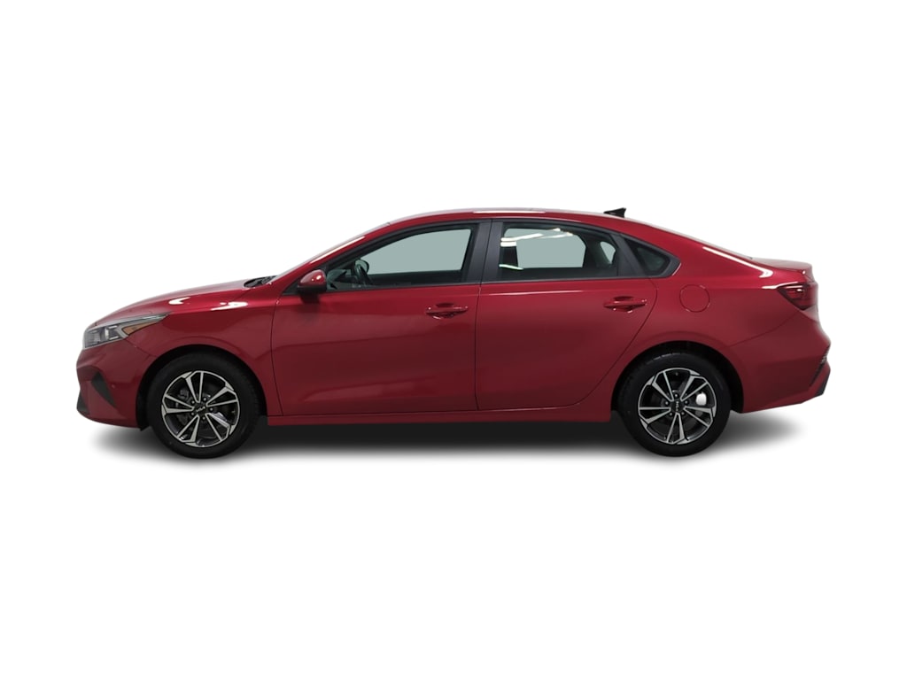 Thumbnail: 2024 Kia Forte - 3