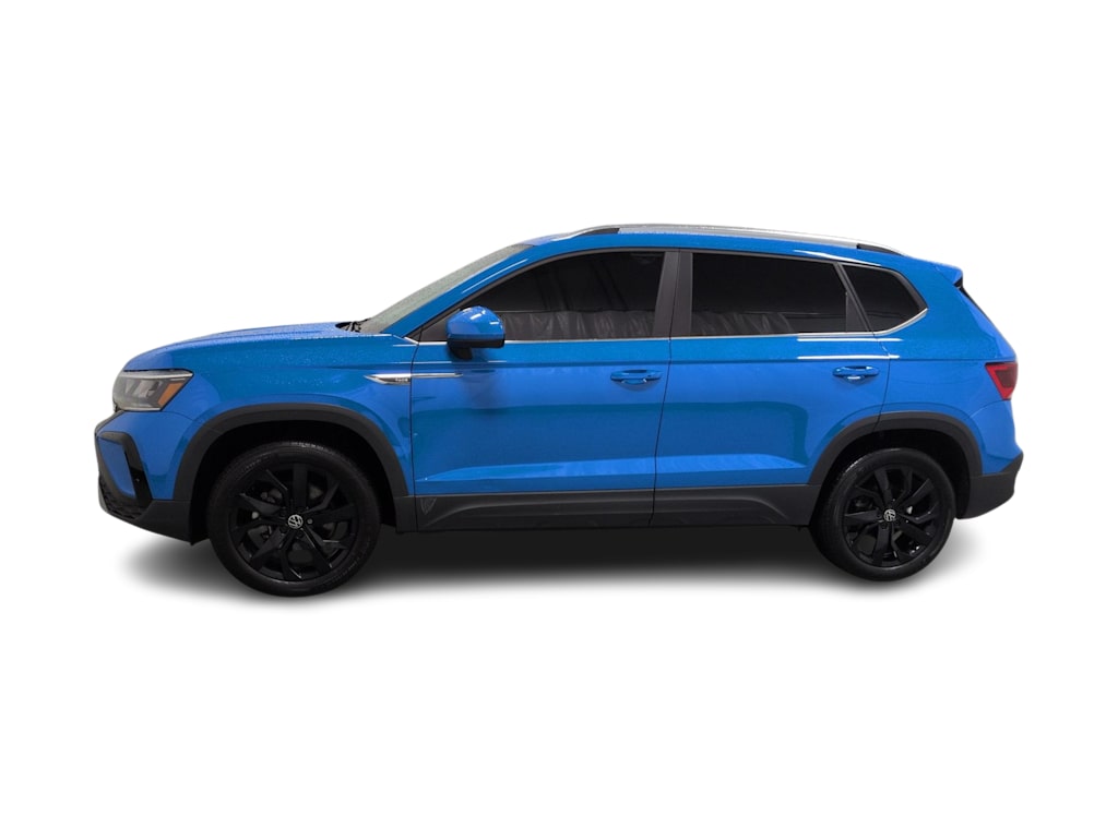 Thumbnail: 2022 Volkswagen Taos - 3