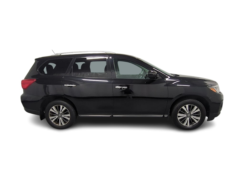 Thumbnail: 2017 Nissan Pathfinder - 23
