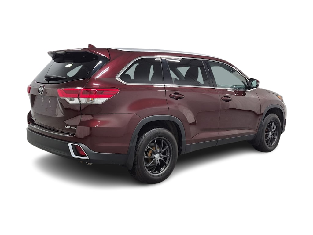 Thumbnail: 2015 Toyota Highlander - 21