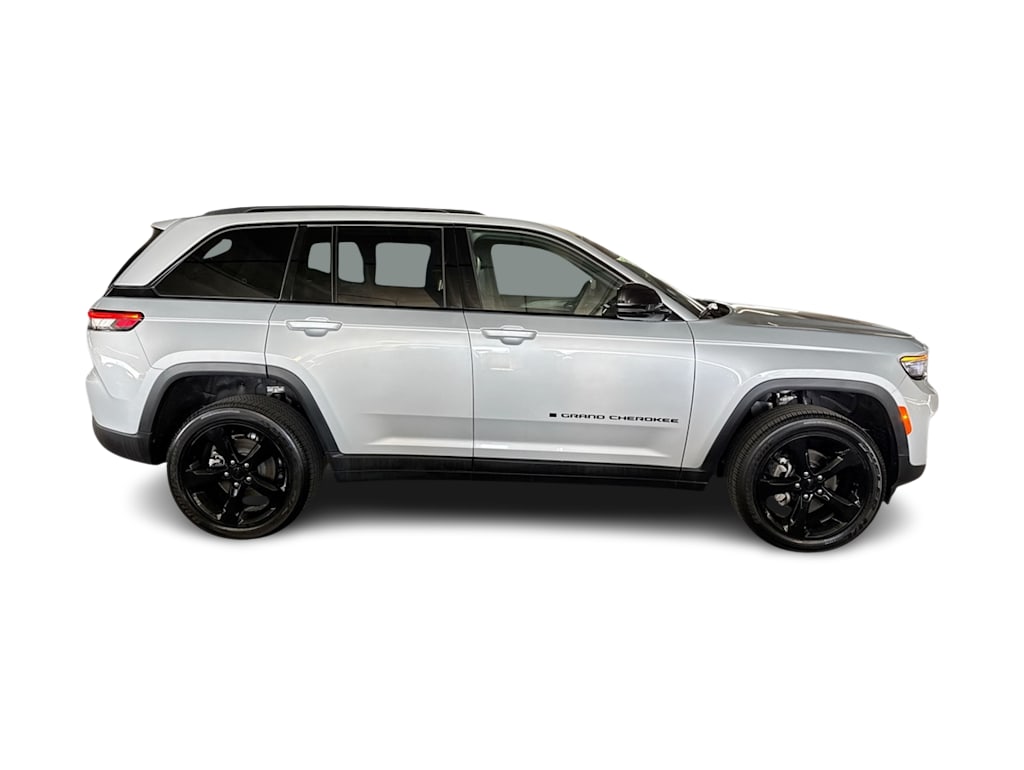 2024 Jeep Grand Cherokee Laredo 23