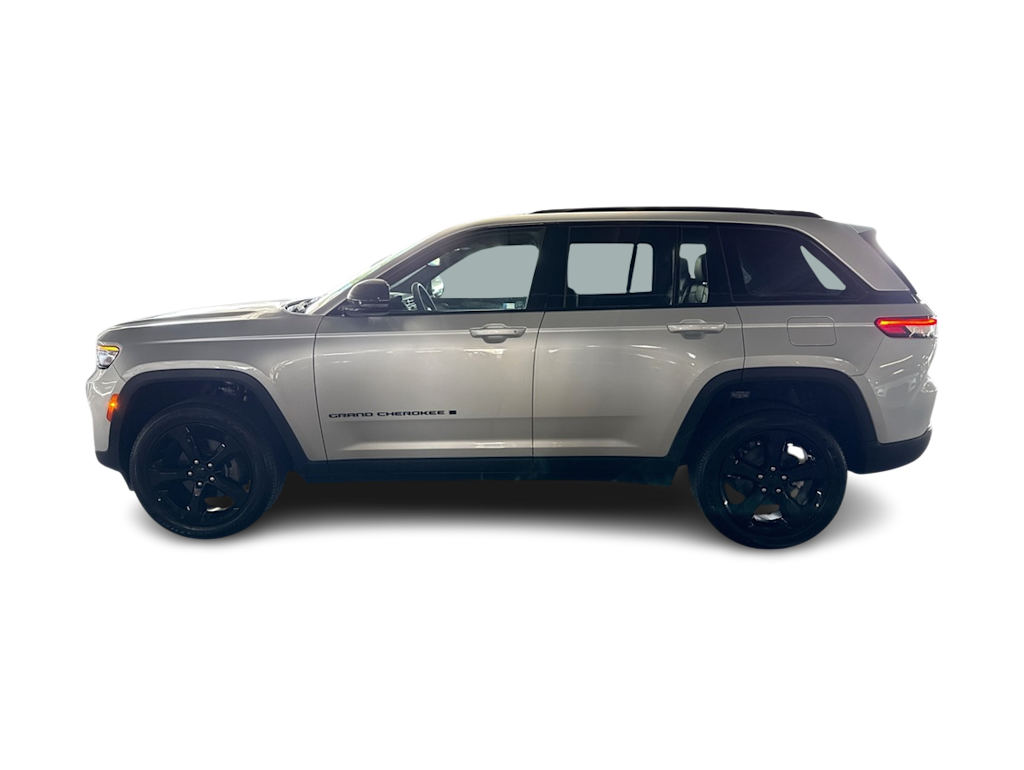 2024 Jeep Grand Cherokee Laredo 3