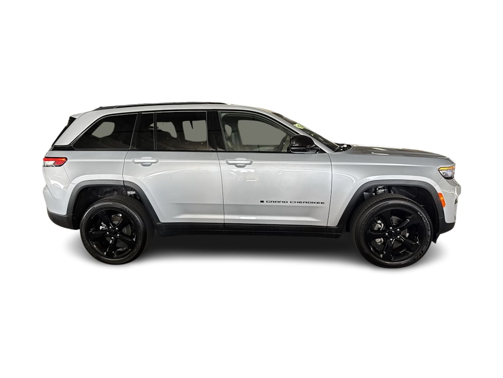 2024 Jeep Grand Cherokee Laredo 26