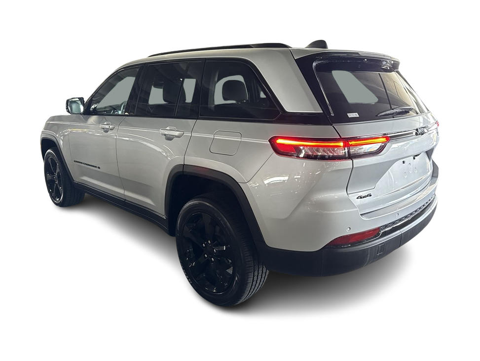 2024 Jeep Grand Cherokee Laredo 28