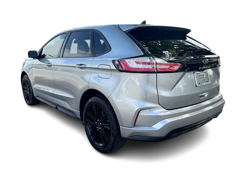 2024 Ford Edge  4