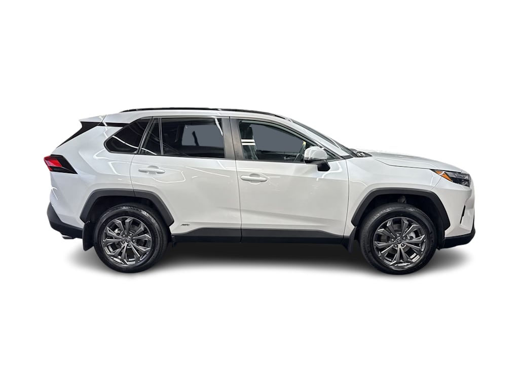 2024 Toyota RAV4 XLE Premium 22