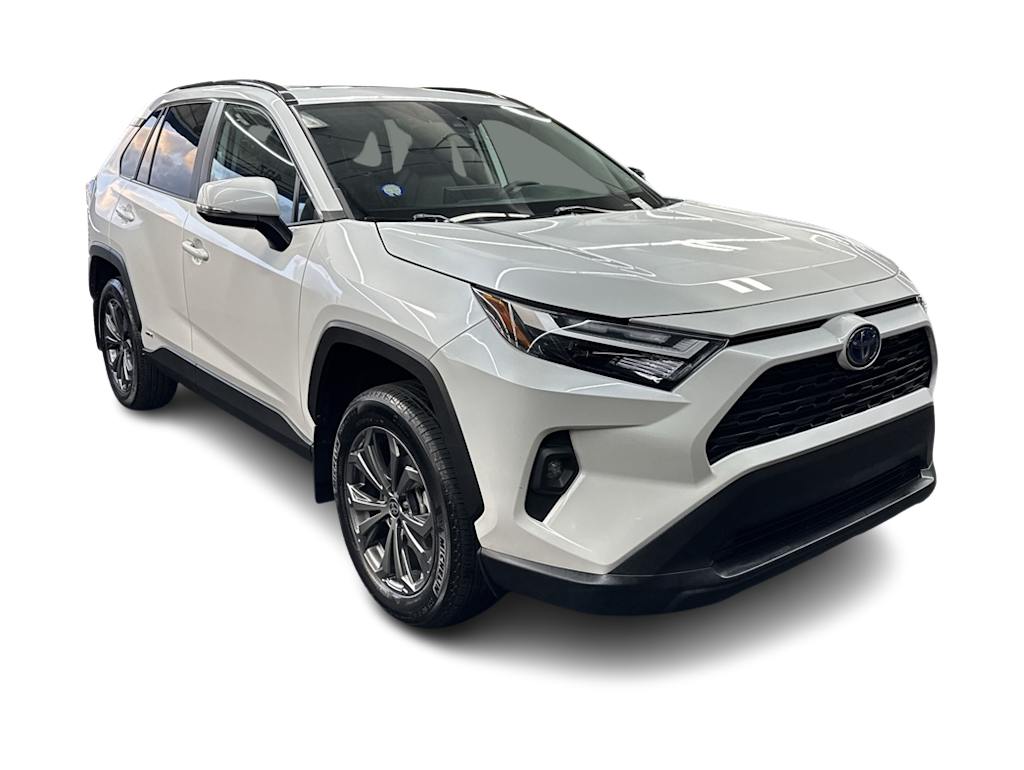 2024 Toyota RAV4 XLE Premium 21