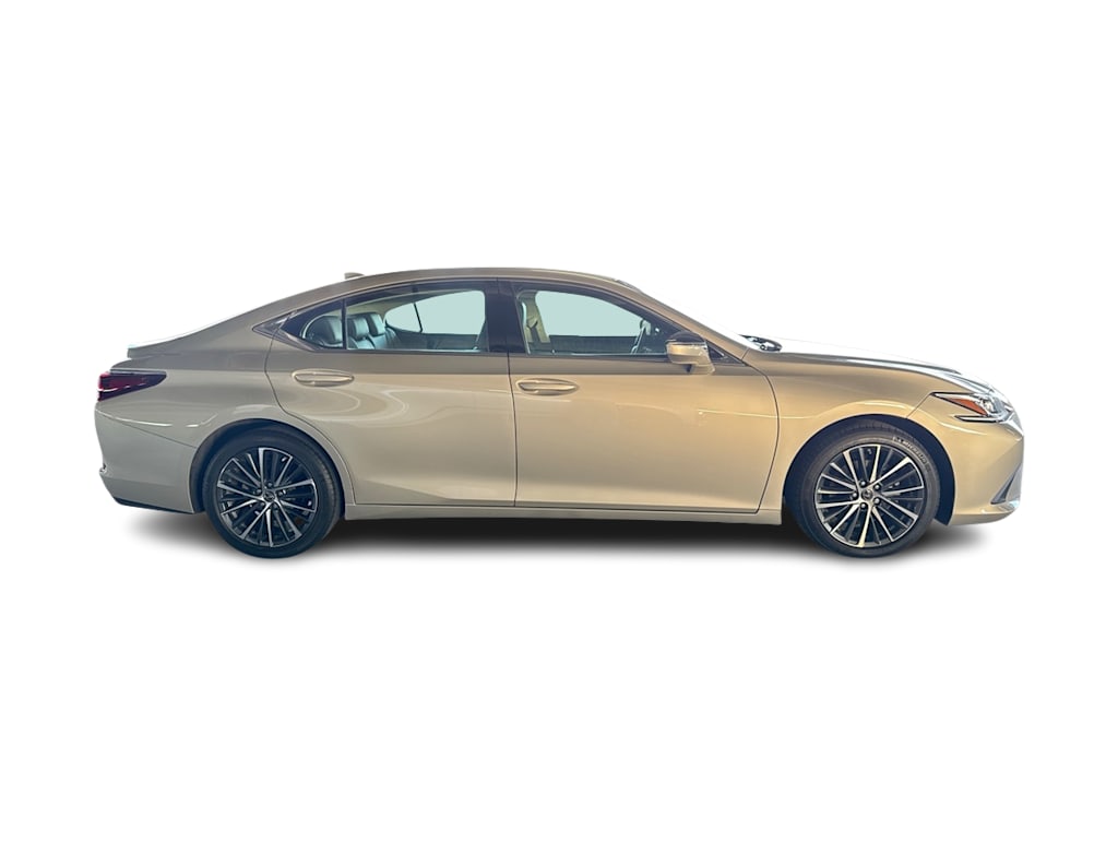 Thumbnail: 2022 Lexus ES - 23