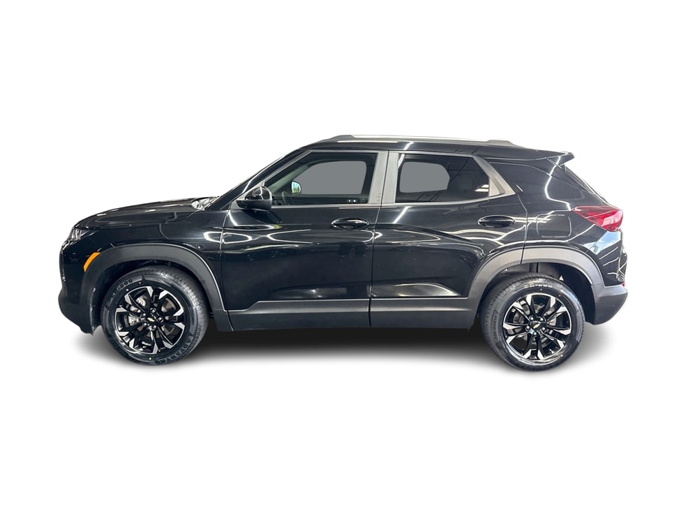 Thumbnail: 2021 Chevrolet TrailBlazer - 3