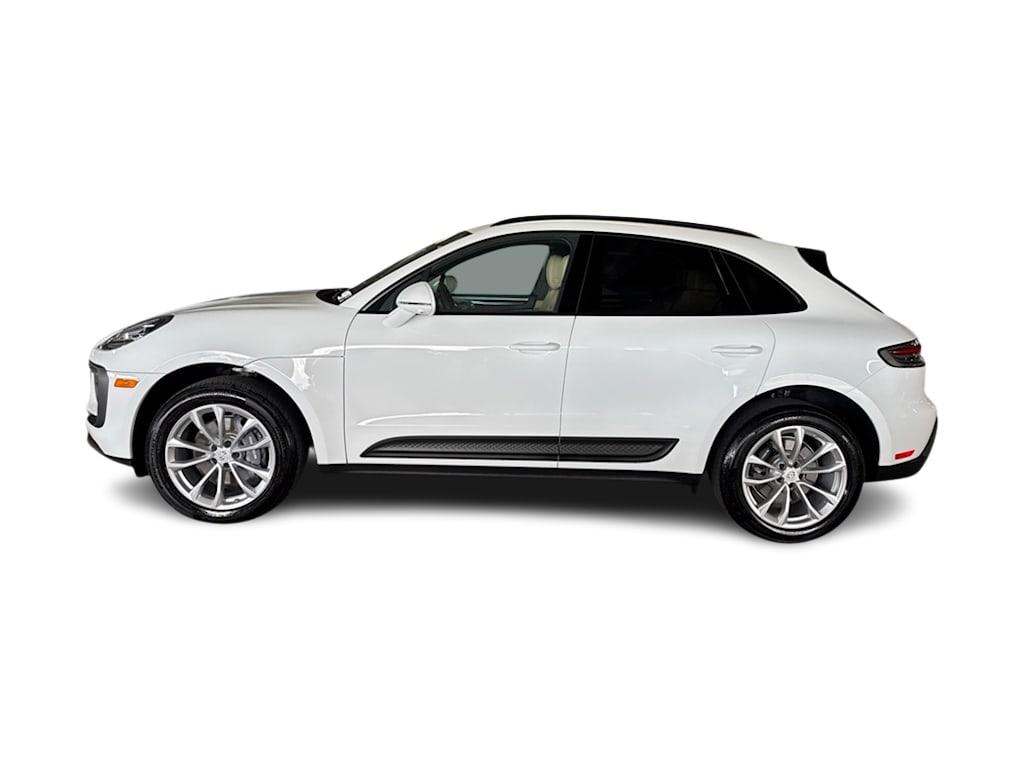 Thumbnail: 2025 Porsche Macan - 3