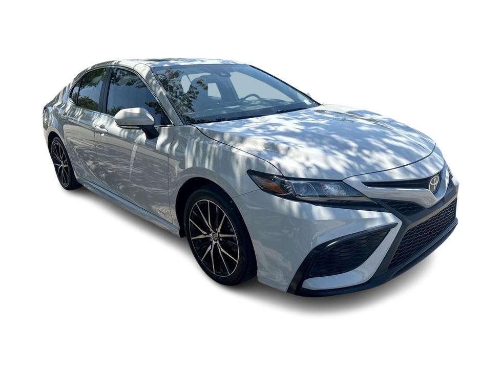 2024 Toyota Camry SE 19
