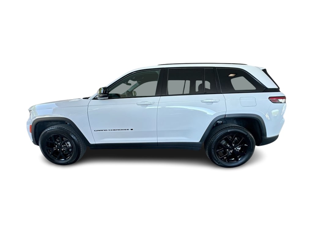 Thumbnail: 2025 Jeep Grand Cherokee - 3