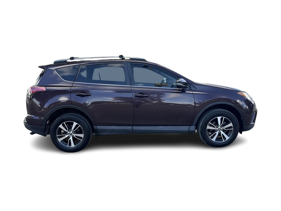 2018 Toyota RAV4 XLE 24