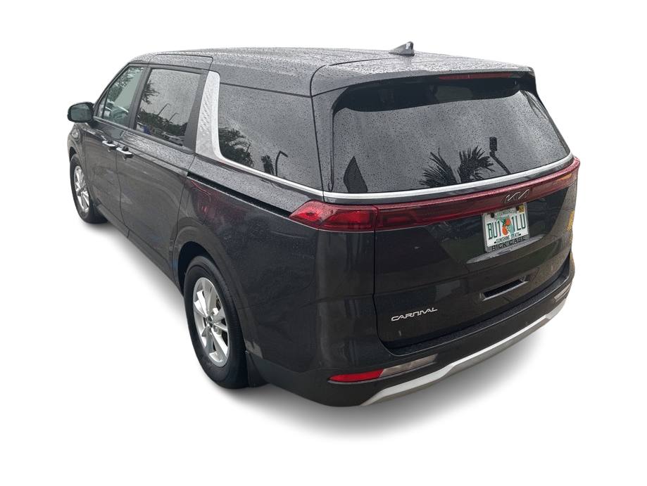 Thumbnail: 2023 Kia Carnival - 18