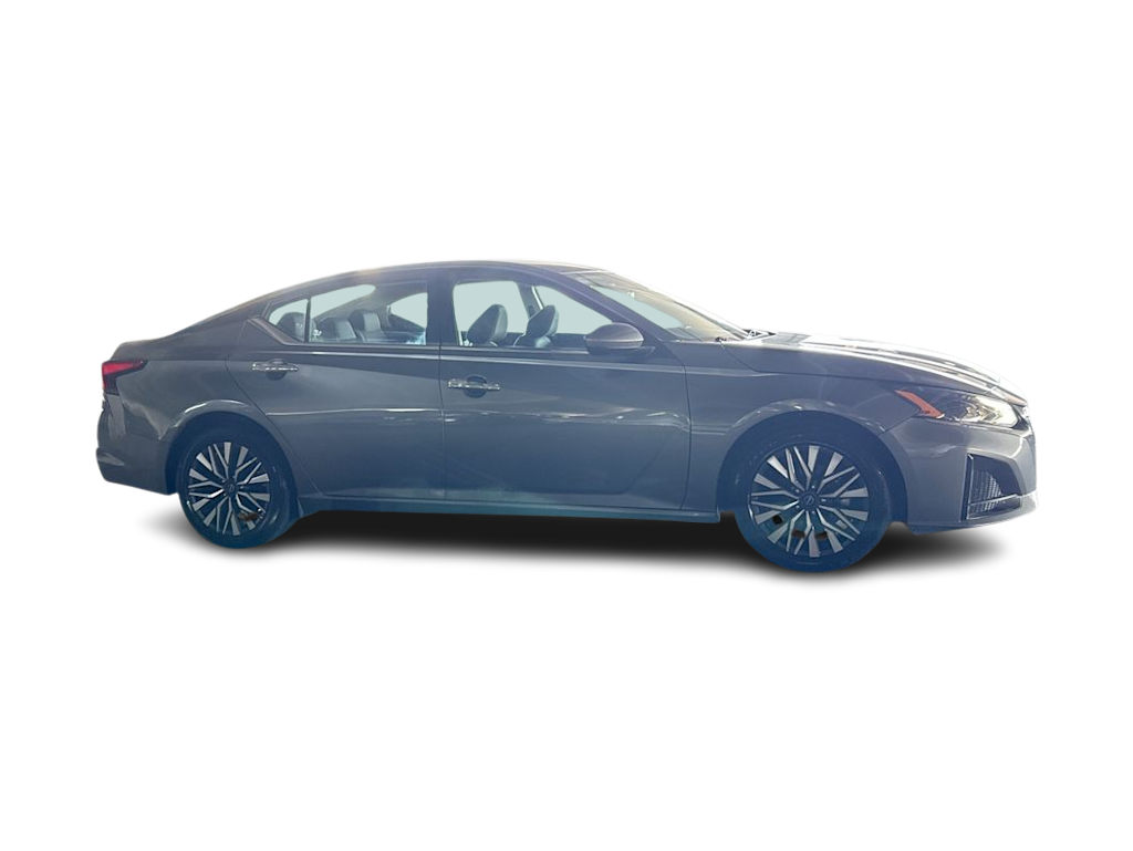 Thumbnail: 2023 Nissan Altima - 23