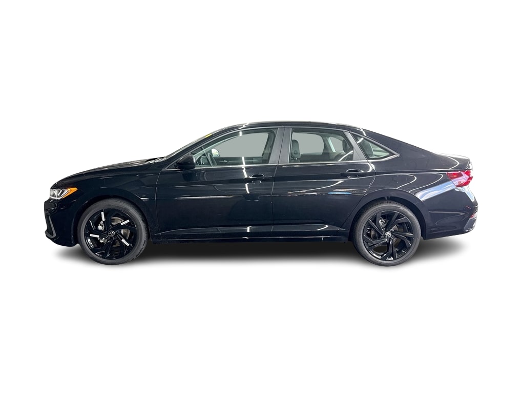 Thumbnail: 2025 Volkswagen Jetta - 3