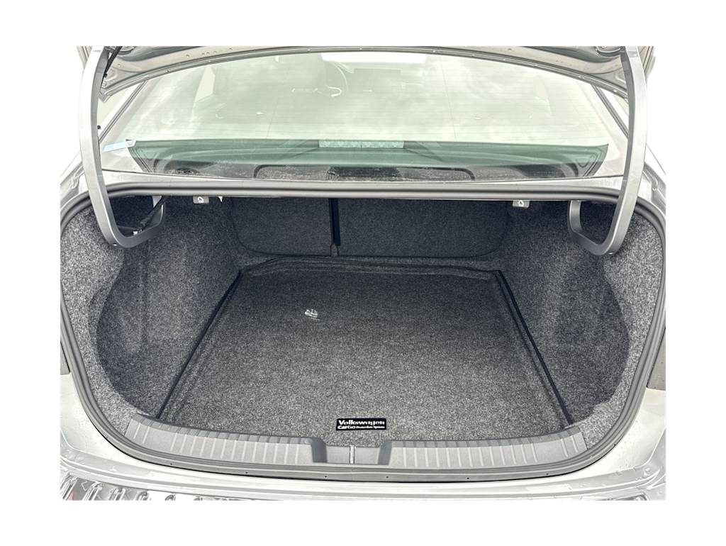 2025 Volkswagen Jetta Sport 18