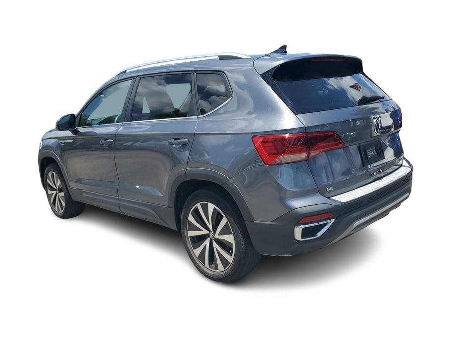 2022 Volkswagen Taos SE 4
