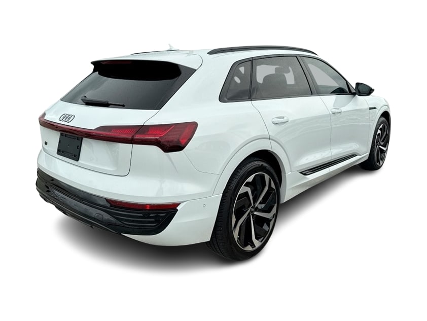 Thumbnail: 2024 Audi Q8 e-tron - 22