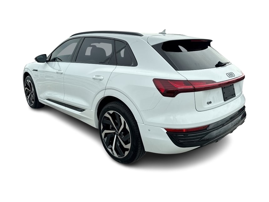 Thumbnail: 2024 Audi Q8 e-tron - 4