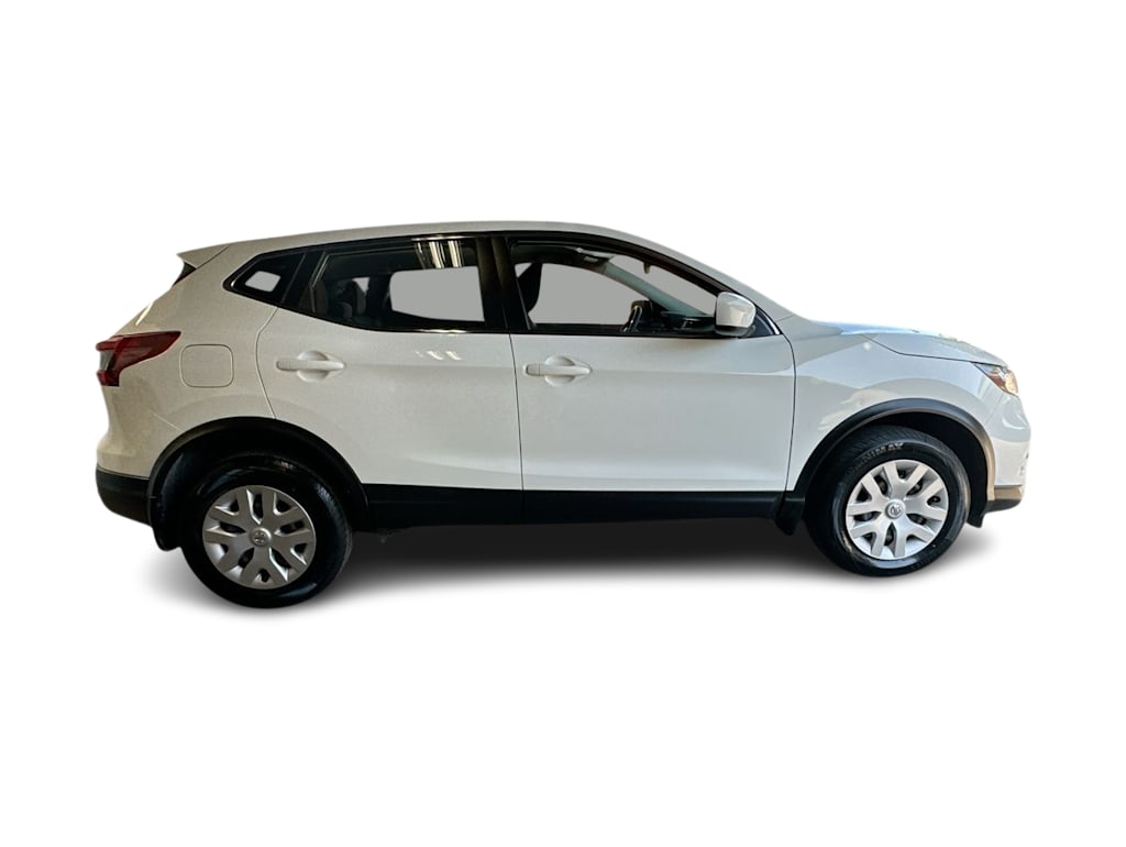 Thumbnail: 2020 Nissan Rogue Sport - 24