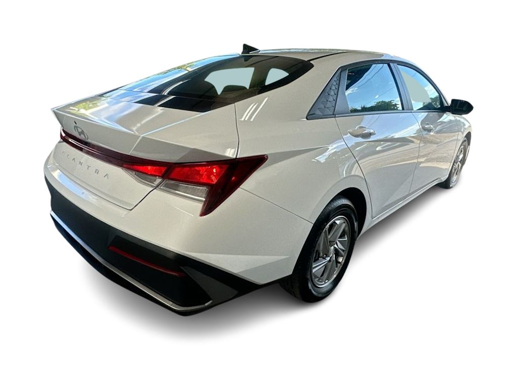 Thumbnail: 2026 Hyundai Elantra - 22