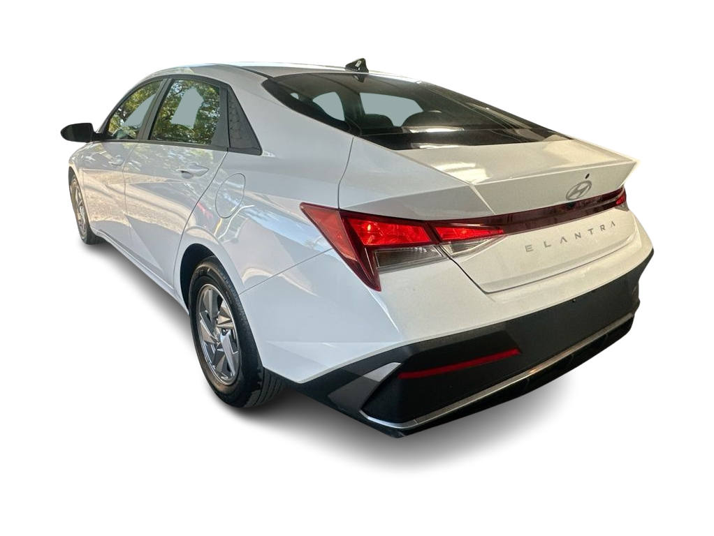 Thumbnail: 2026 Hyundai Elantra - 4