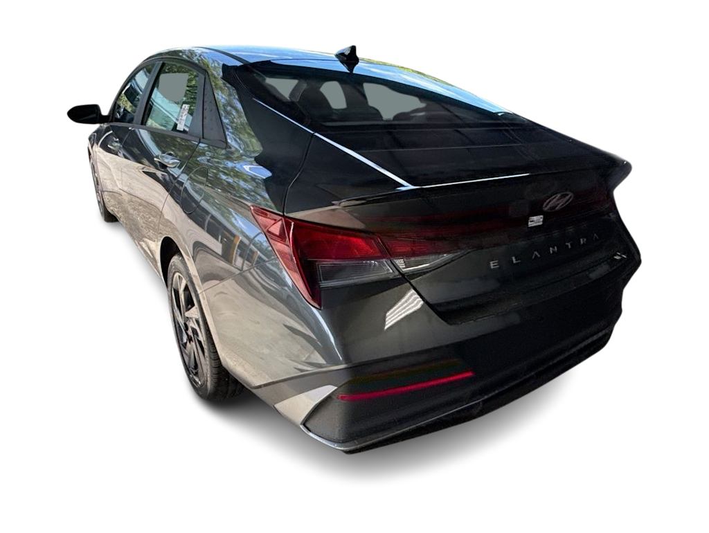 Thumbnail: 2026 Hyundai Elantra - 4