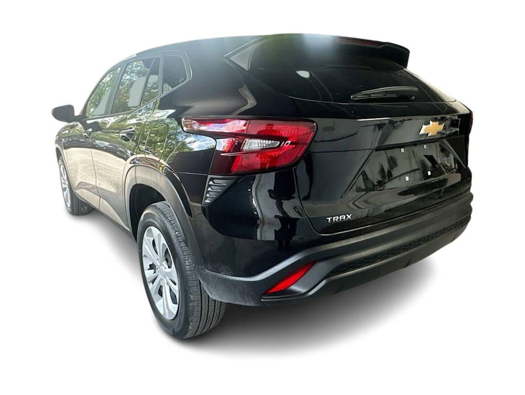 Thumbnail: 2025 Chevrolet Trax - 4